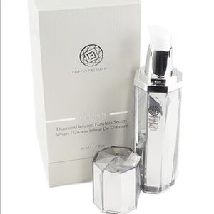 Forever Flawless DIAMOND INFUSED FLAWLESS TITANIUM SERUM brand new in box